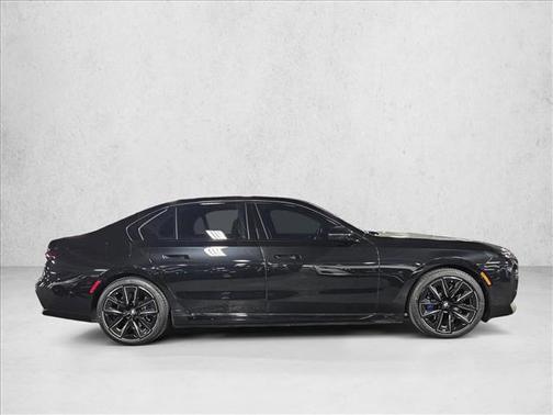 Black Sapphire Metallic 2023 BMW i7 xDrive60