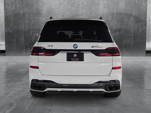 2025 BMW X7 M60i