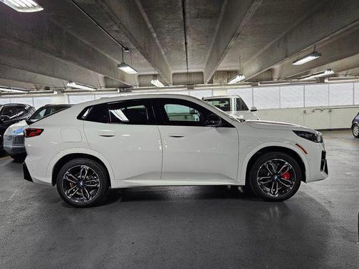 Alpine White 2026 BMW X2 xDrive28i