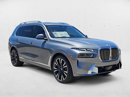 Skyscraper Grey Metallic 2026 BMW X7 xDrive40i