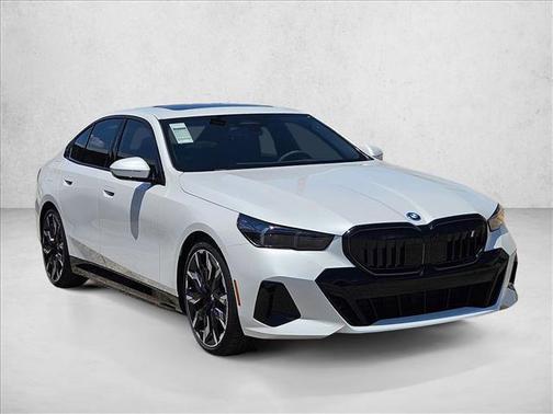 Mineral White Metallic 2026 BMW i5 xDrive40