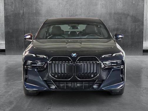 2025 BMW 750e i xDrive