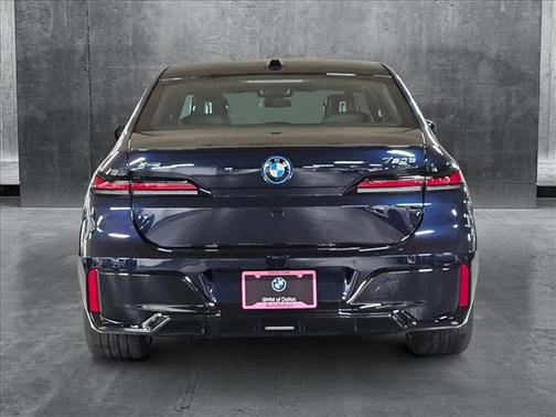 2025 BMW 750e i xDrive