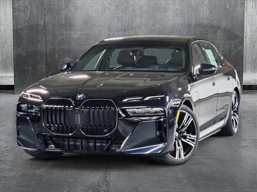 2025 BMW 750e i xDrive