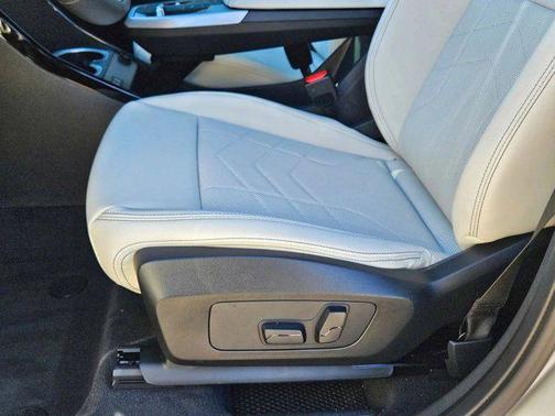 Space Silver Metallic 2026 BMW X1 xDrive28i