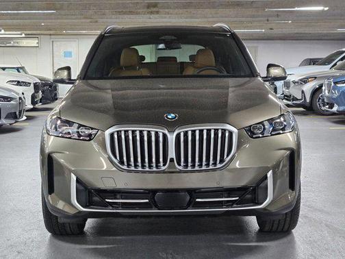 Manhattan Green Metallic 2026 BMW X5 sDrive40i