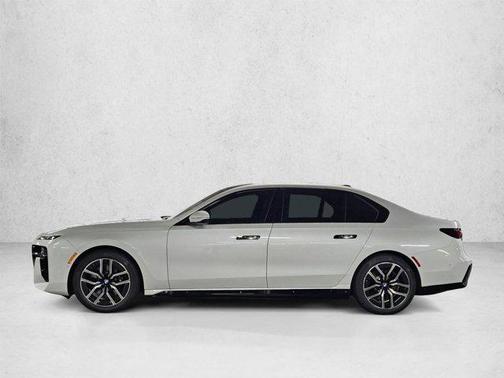 Mineral White Metallic 2026 BMW i7 eDrive50