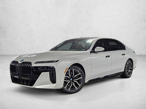 Mineral White Metallic 2026 BMW i7 eDrive50