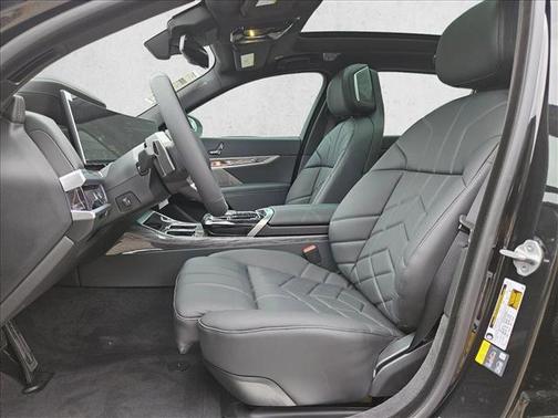 Black Sapphire Metallic 2026 BMW i7 eDrive50