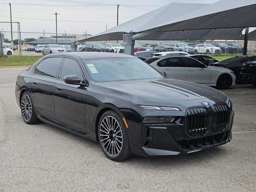 Black Sapphire Metallic 2026 BMW i7 eDrive50