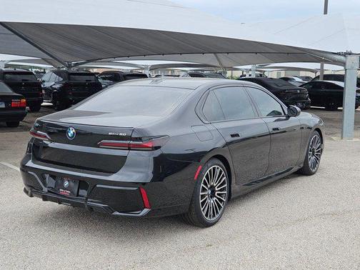 Black Sapphire Metallic 2026 BMW i7 eDrive50