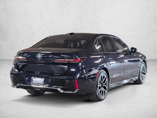 Carbon Black Metallic 2025 BMW 740 740i