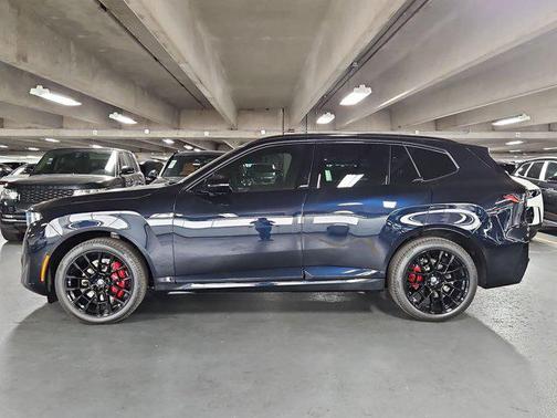 Carbon Black Metallic 2027 BMW X5 40 xDrive