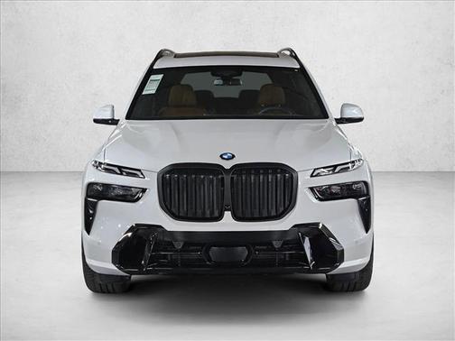 Mineral White Metallic 2027 BMW X7 xDrive40i