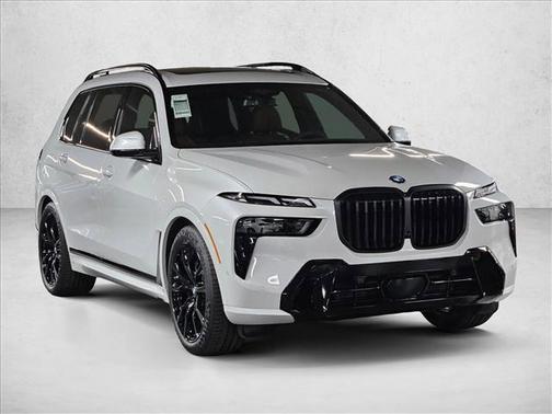 Mineral White Metallic 2027 BMW X7 xDrive40i
