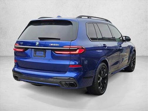 2025 BMW X7 M60i
