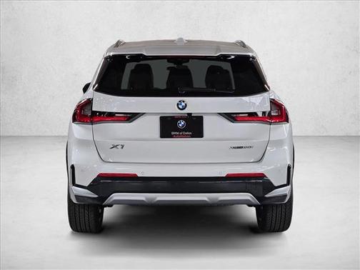 Mineral White Metallic 2026 BMW X1 xDrive28i