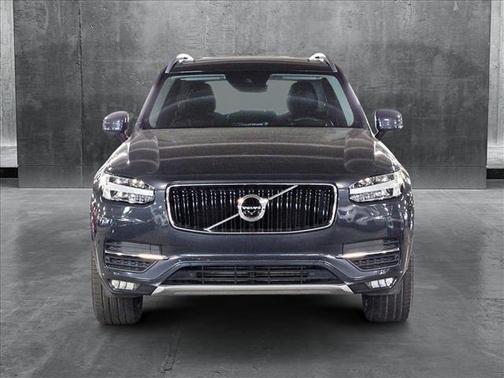 2017 Volvo XC90 T6 Momentum