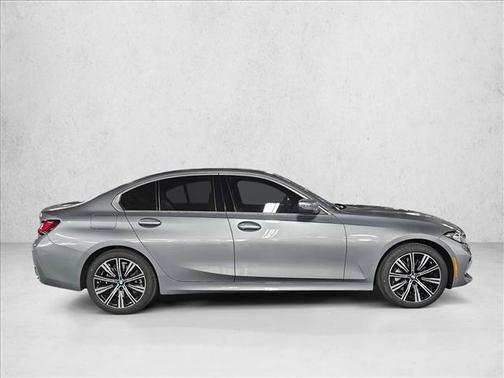 Skyscraper Grey Metallic 2026 BMW 330 330i