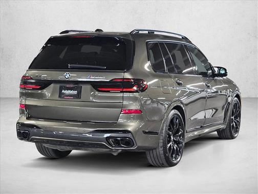 2025 BMW X7 M60i