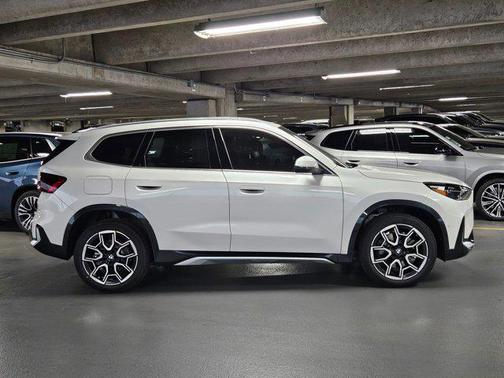 Mineral White Metallic 2026 BMW X1 xDrive28i