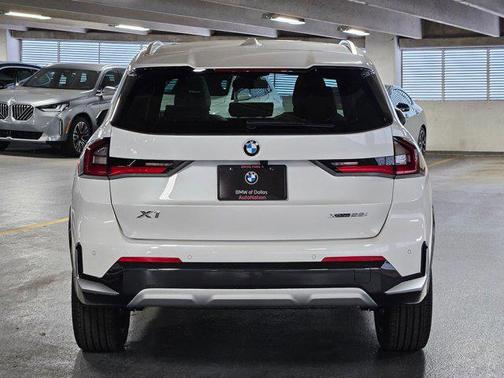 Mineral White Metallic 2026 BMW X1 xDrive28i