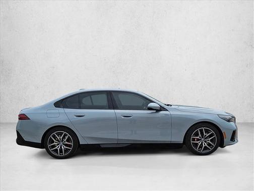 Brooklyn Grey Metallic 2026 BMW i5 eDrive40