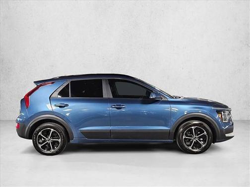 Mineral Blue 2024 Kia Niro EX