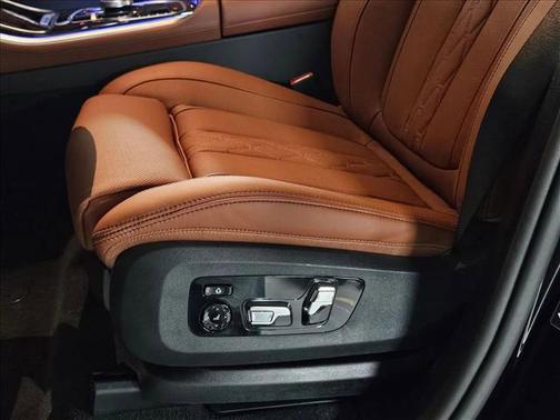 Black Sapphire Metallic 2026 BMW X5 xDrive40i