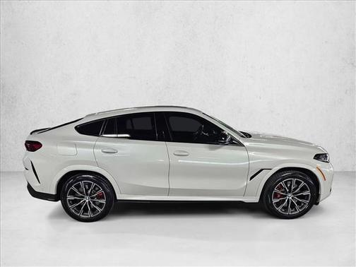 Mineral White Metallic 2024 BMW X6 M60i