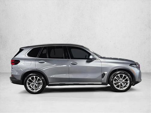 Skyscraper Grey Metallic 2024 BMW X5 xDrive40i