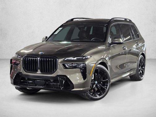Manhattan Green Metallic 2026 BMW X7 xDrive40i