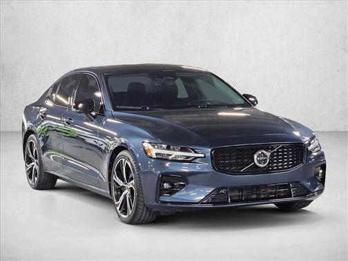 Denim Blue Metallic 2024 Volvo S60 B5 Plus Dark Theme