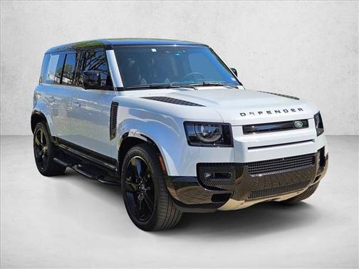 Yulong White Metallic 2023 Land Rover Defender 110 V8