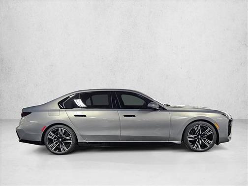 Oxide Grey Metallic 2026 BMW i7 eDrive50