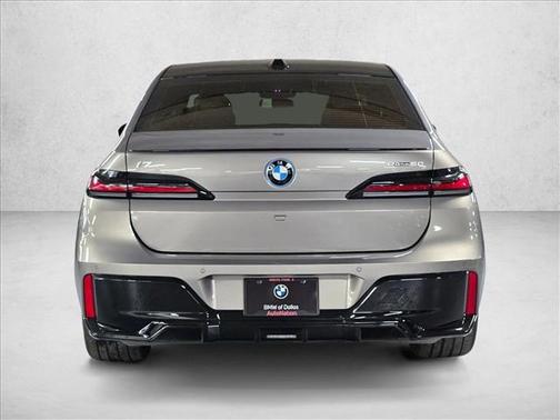 Oxide Grey Metallic 2026 BMW i7 eDrive50
