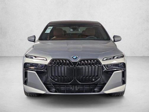 Oxide Grey Metallic 2026 BMW i7 eDrive50
