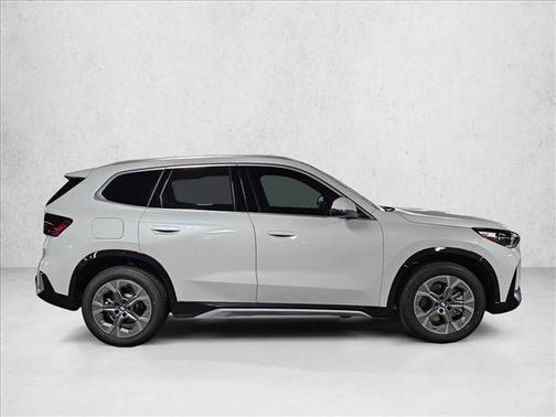 Mineral White Metallic 2026 BMW X1 xDrive28i