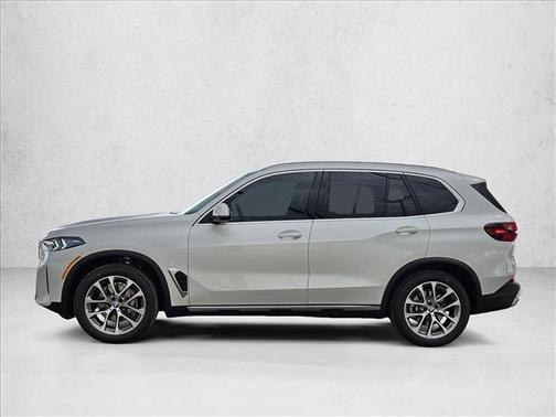 Mineral White Metallic 2026 BMW X5 sDrive40i