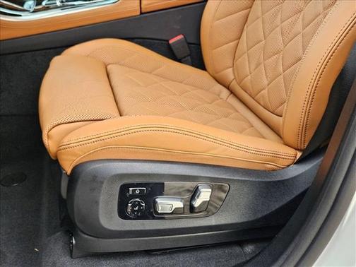 Mineral White Metallic 2026 BMW X5 sDrive40i