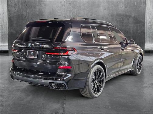 2026 BMW X7 M60i