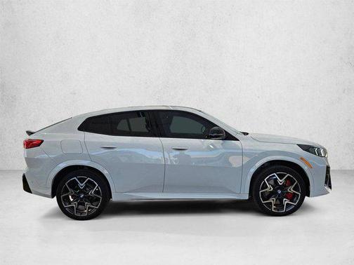 Alpine White 2026 BMW X2 xDrive28i