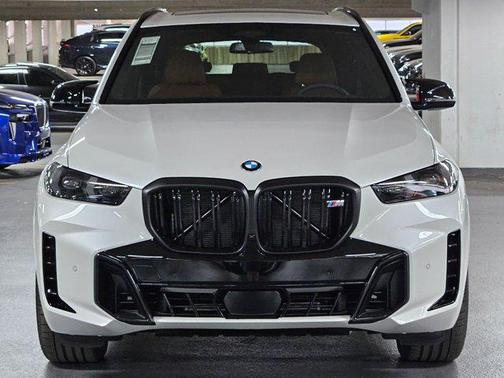 Mineral White Metallic 2026 BMW X5 M60i