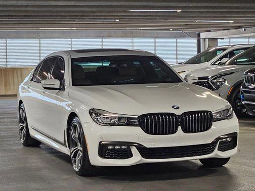 2019 BMW 740 740i