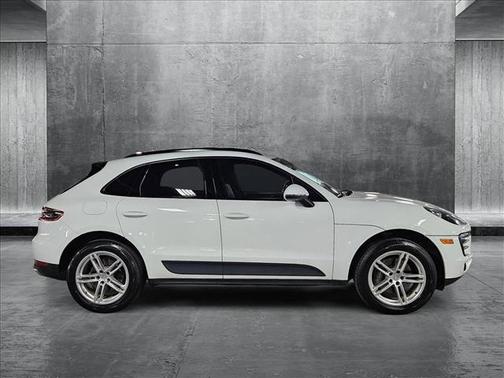 2017 Porsche Macan Base