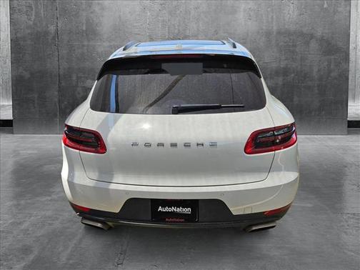 2017 Porsche Macan Base