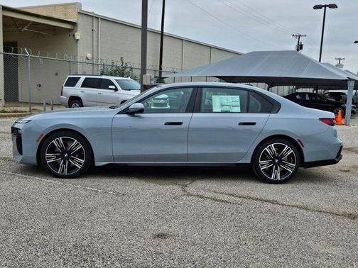 2025 BMW 760 i xDrive