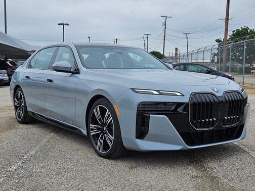 2025 BMW 760 i xDrive