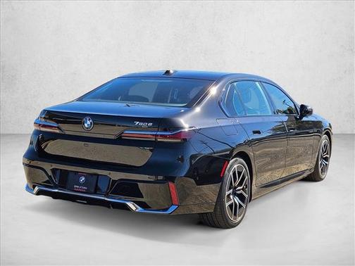 2025 BMW 750e i xDrive