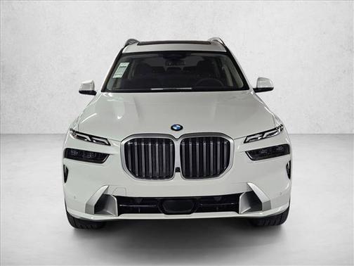 Mineral White Metallic 2027 BMW X7 xDrive40i